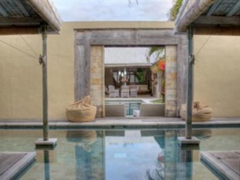 West - Charming 2 Bdr In Oberoi - Perfect Location! *